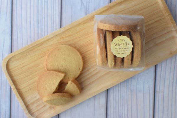 恐る恐る店頭に出したバニラクッキーが完売しました。